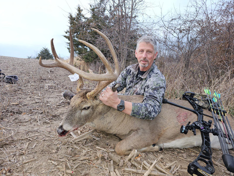 Iowa Zone 5 Trophy Whitetail Hunts